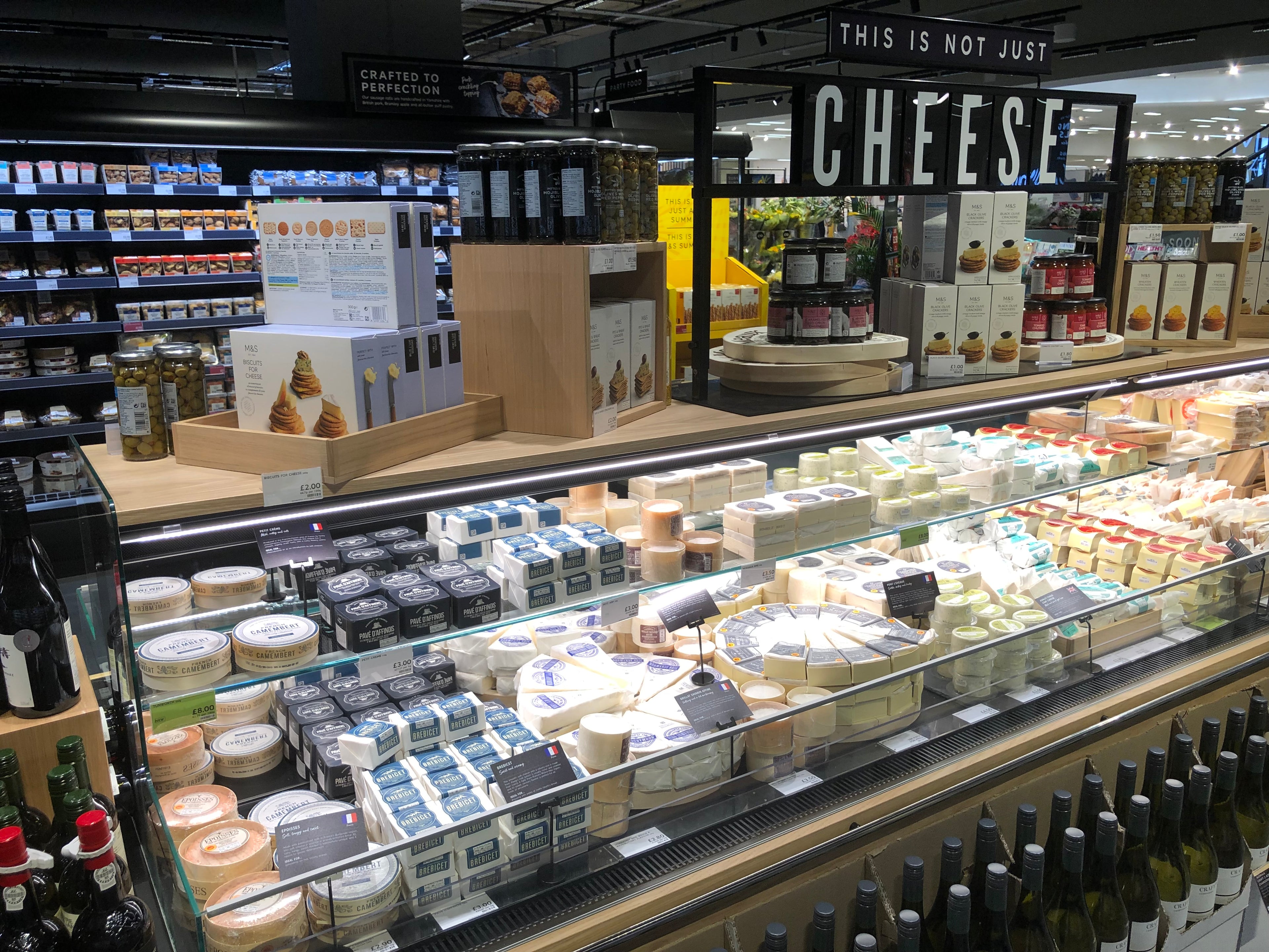 Retail display, food display, food visual merchandising, Marks & Spencer