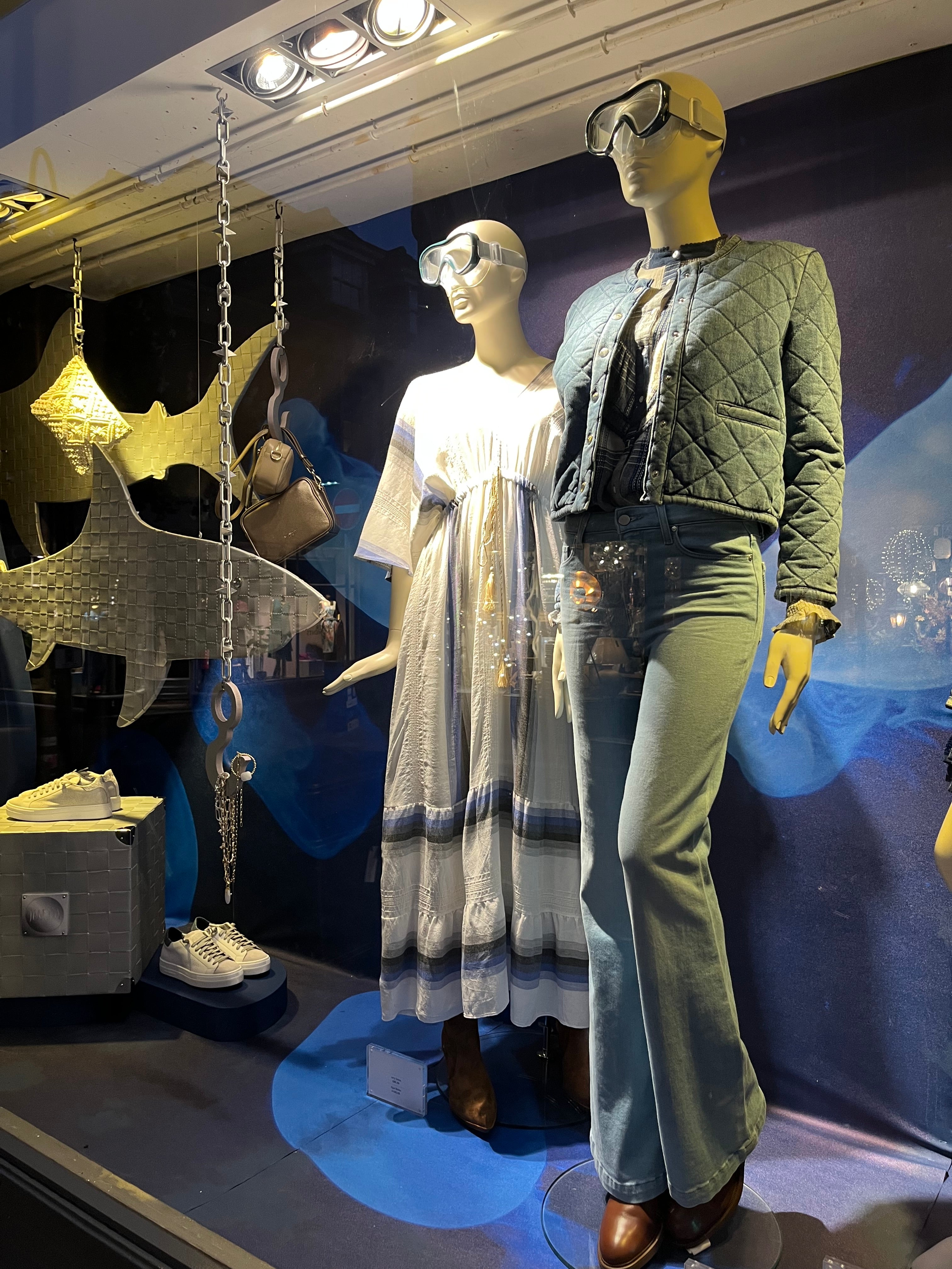 Retail display, shop display, window display, fashion