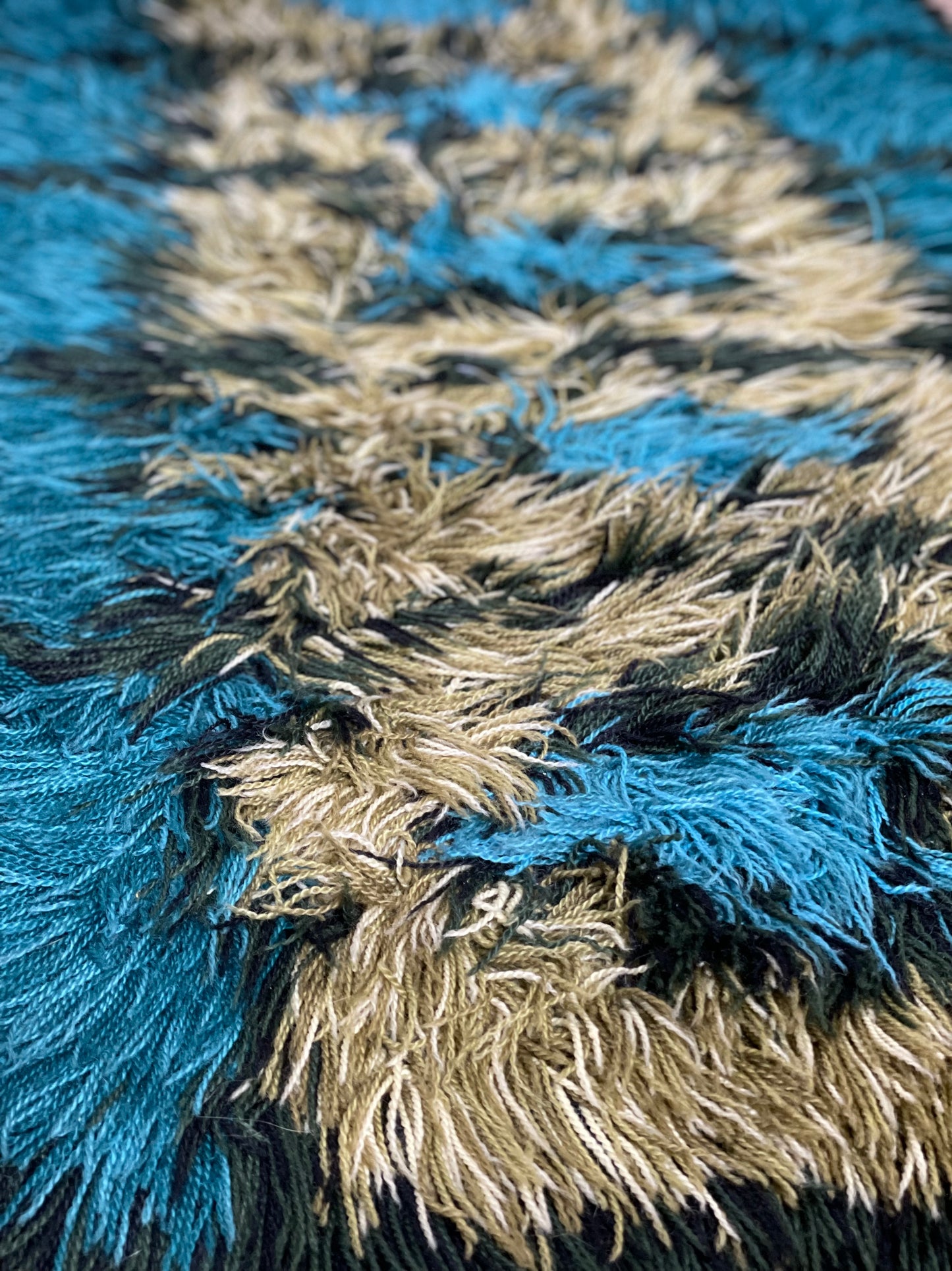 70s Vintage Fluffy Yarn Rug