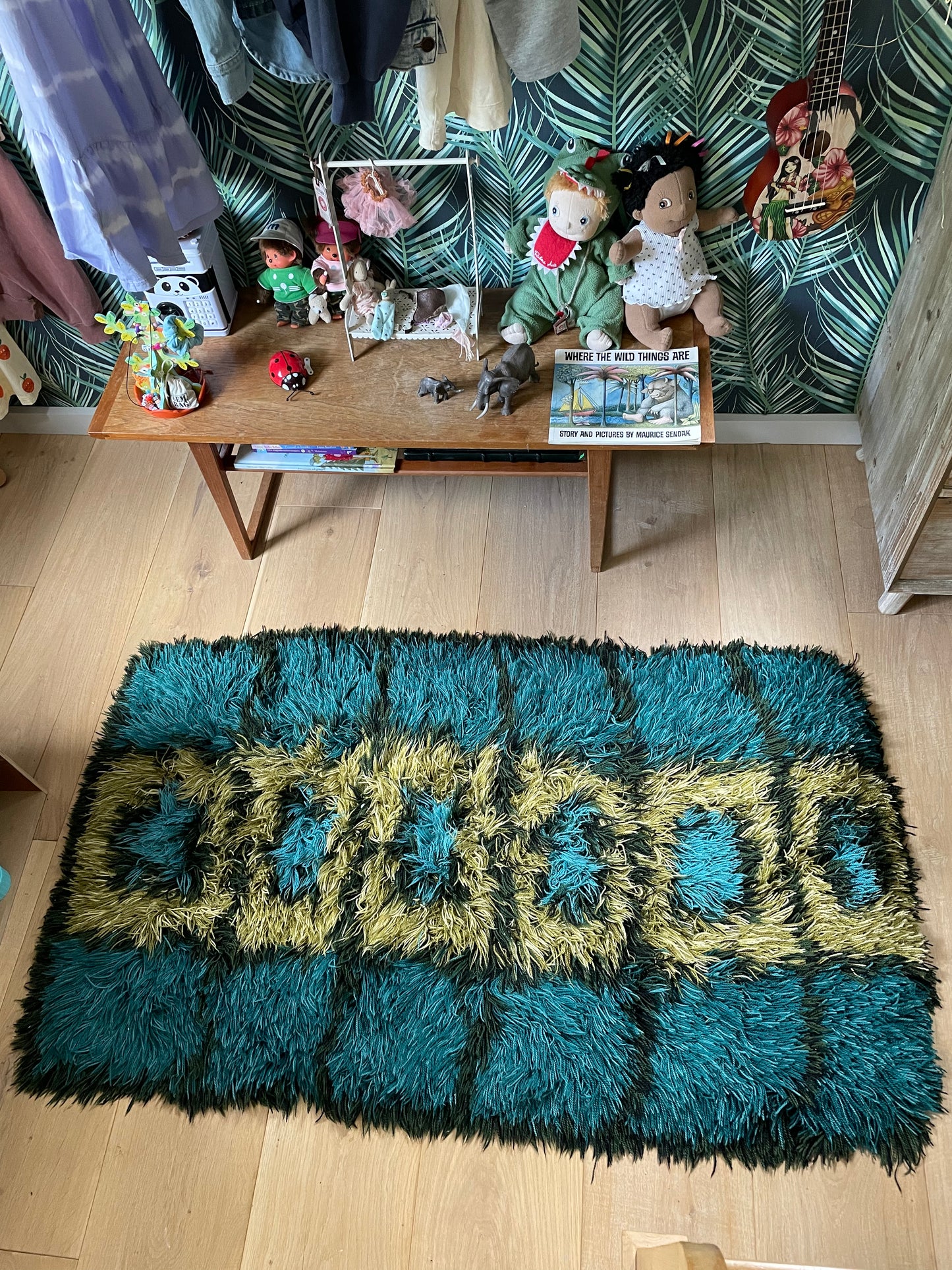 70s Vintage Fluffy Yarn Rug