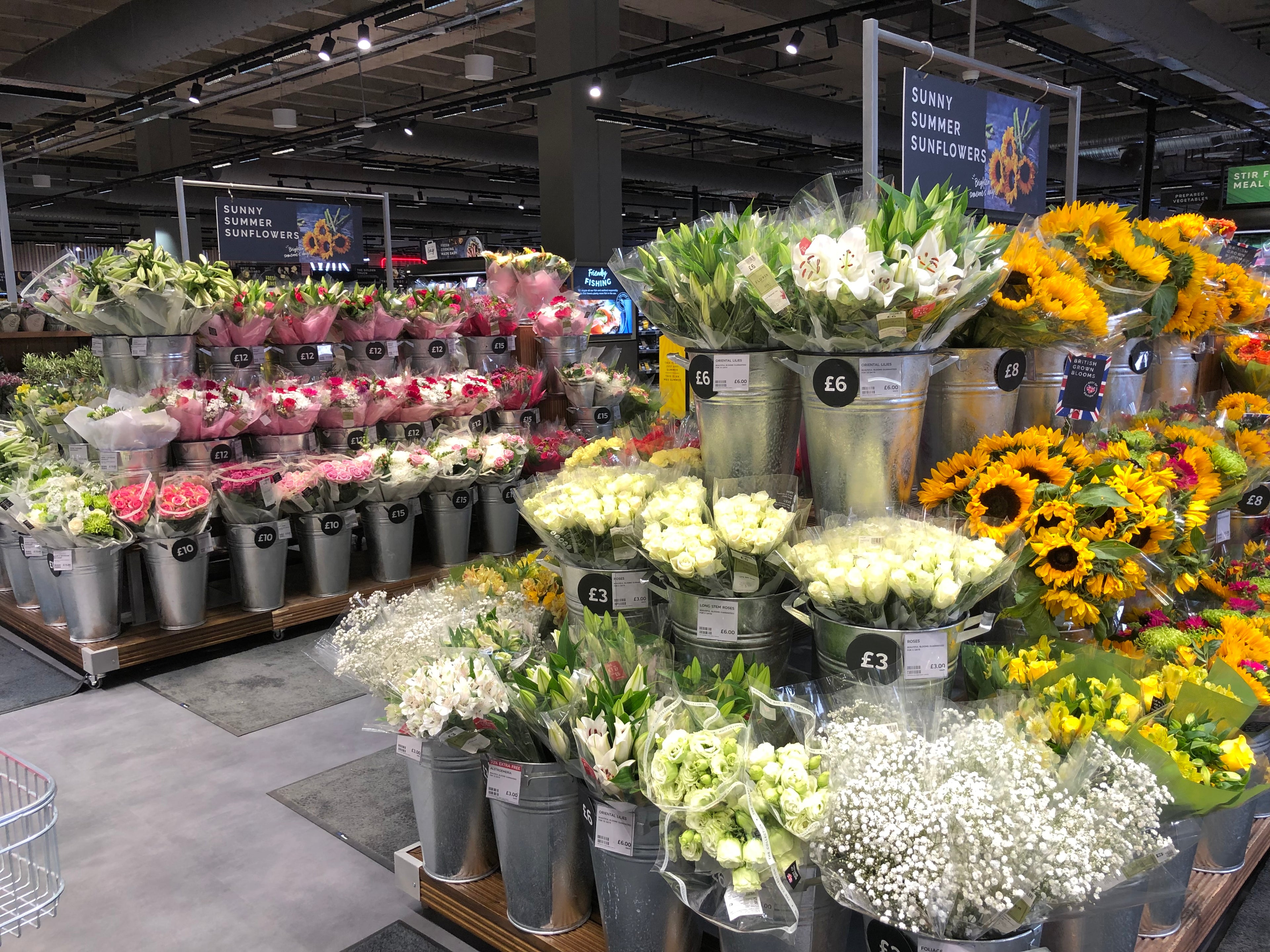 Retail display, food display, food visual merchandising, Marks & Spencer