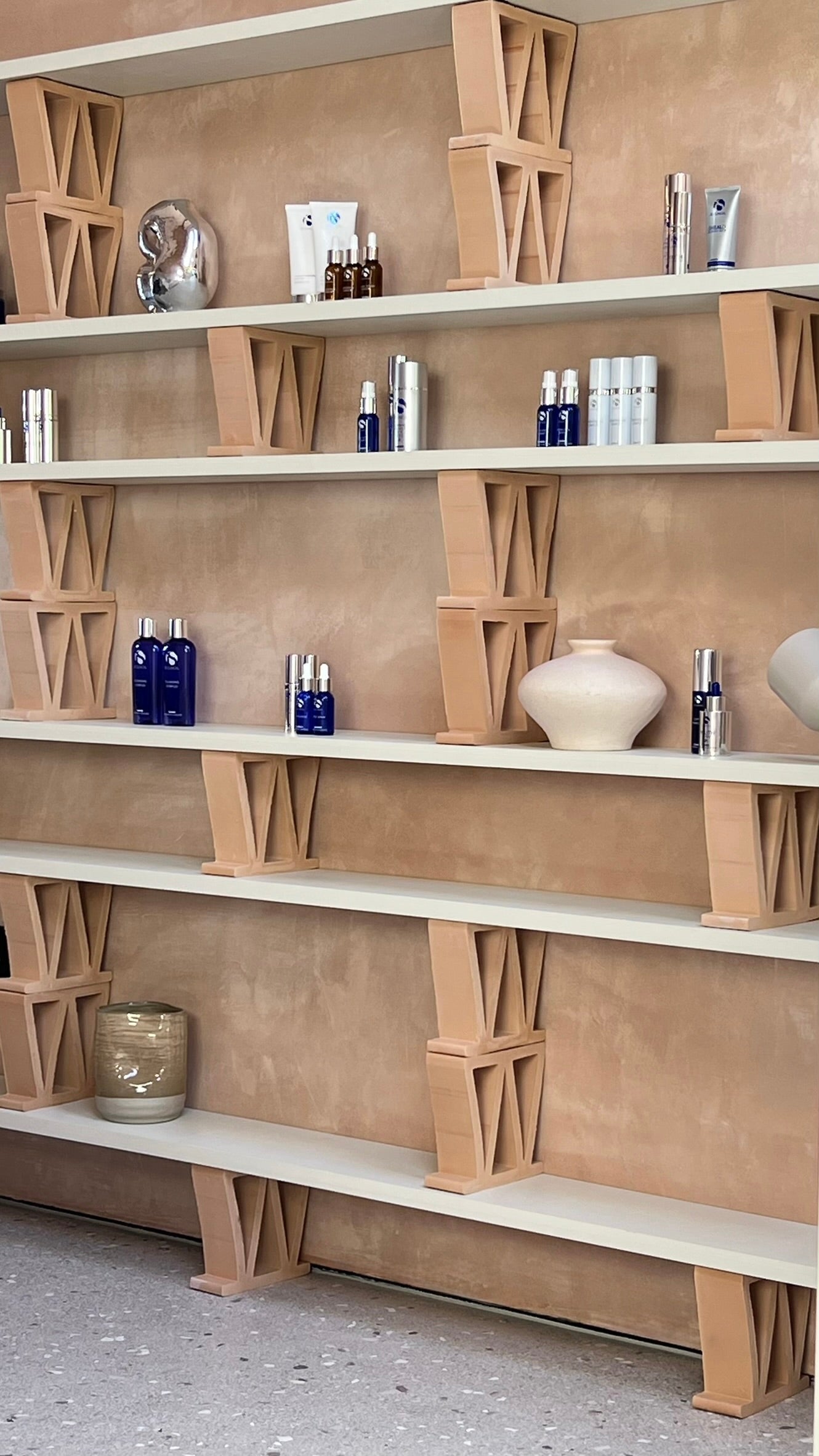 Textured raw plaster walls, Chevron Screen Block by Terracotta World